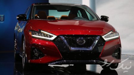 The refreshed 2019 Nissan Maxima gets a bolder look outside and in